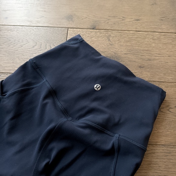 🔵Lululemon Align Leggings With Pockets 25” True Navy Size 2 - Picture 5 of 6